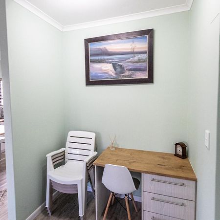 Salty Corner Cottage Свакопмунд Экстерьер фото